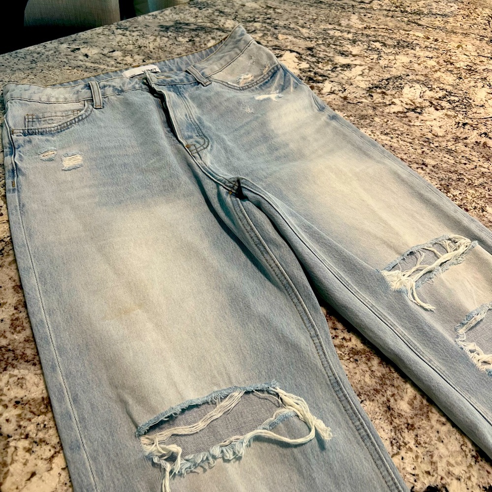 High waisted light wash jeans